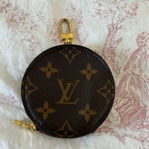 Authentic Louis vuitton coin pouch from a multipouchette bag